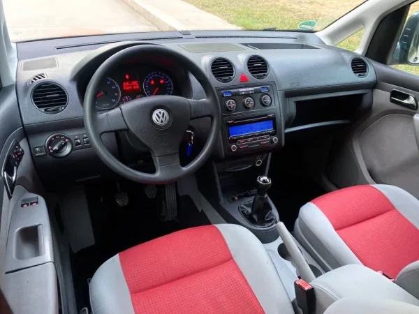 Tirane, shitet makine Volkswagen caddy benzine gaz Benzin+Gaz, gri e erret manuale, Klima