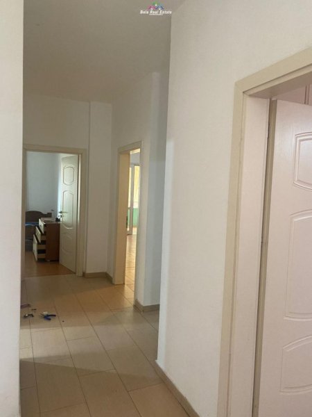 Tirane, jepet me qera Vile 2+1 Kati 2, 120 m² 400 € (siri kodra)