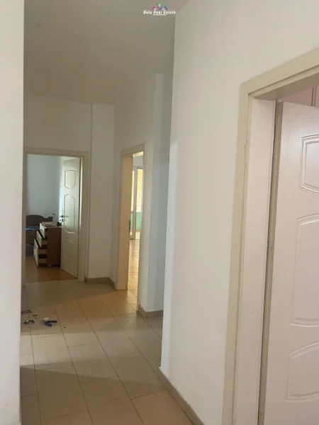 Tirane, jepet me qera Vile 2+1 Kati 2, 120 m² 400 € (siri kodra)