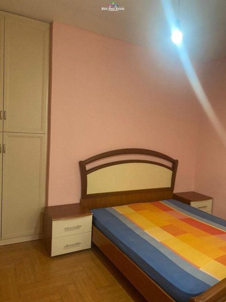 Tirane, jepet me qera Vile 2+1 Kati 2, 120 m² 400 € (siri kodra)