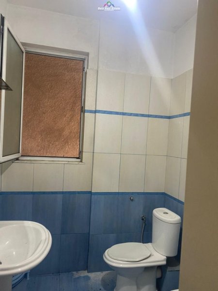 Tirane, jepet me qera Vile 2+1 Kati 2, 120 m² 400 € (siri kodra)