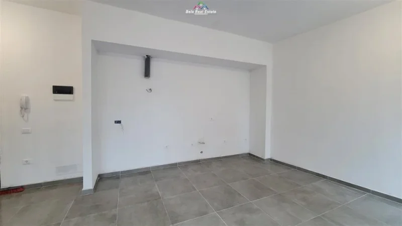 Tirane, jepet me qera zyre Kati 3, 66 m² 550 € (myslym shyri)