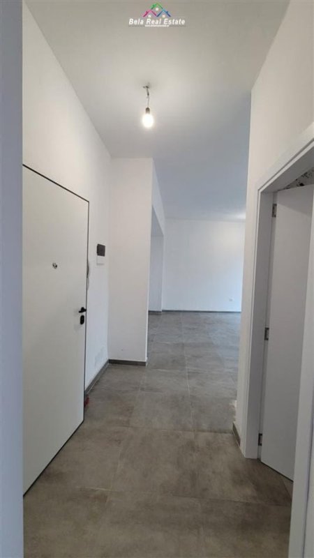Tirane, jepet me qera zyre Kati 3, 66 m² 550 € (myslym shyri)