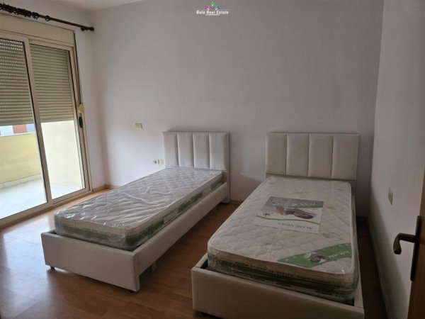 Tirane, jepet me qera apartament 2+1 Kati 7, 100 m² 500 € (astir)