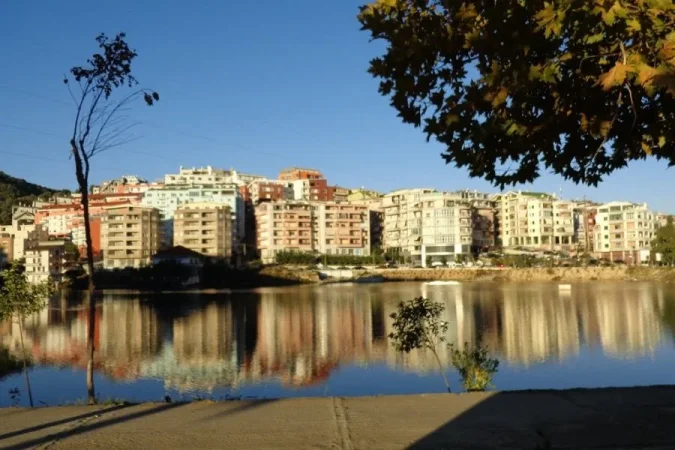 Tirane, shitet apartament 1+1 Kati 5, 81 m² 163.000 € (Liqeni i Thate)