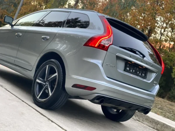 Tirane, shes makine Volvo Xc60 T6 Benzin, gri e erret automatik Klima 170.000 km