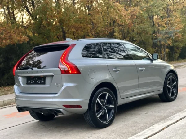 Tirane, shes makine Volvo Xc60 T6 Benzin, gri e erret automatik Klima 170.000 km