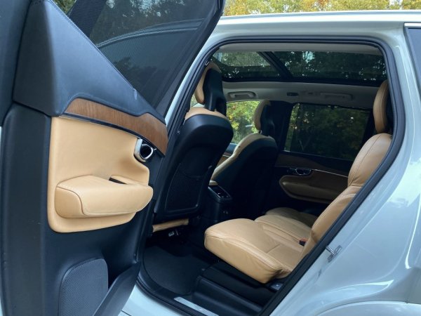 Tirane, shes makine Volvo Xc90 Hybrid Benzin, e bardhë automatik Klima 190.000 km