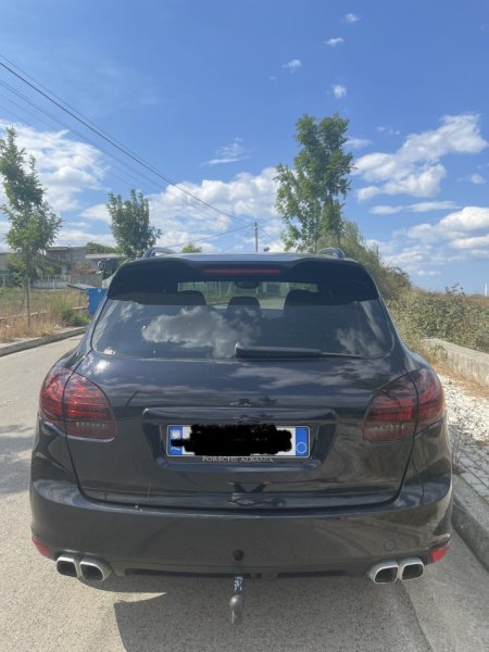 Tirane, shitet makine Porsche cayenne Nafte, e zeze automatik Kondicioner 190 km 21.000 €