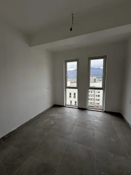 Tirane, jepet me qera apartament 2+1+Ballkon Kati 6, 84 m² 400 € (Ne fund te rruges 5 maj , pallatet e bashkise)