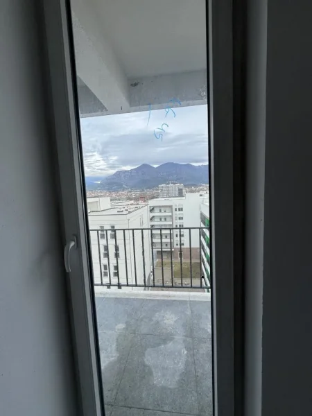 Tirane, jepet me qera apartament 2+1+Ballkon Kati 6, 84 m² 400 € (Ne fund te rruges 5 maj , pallatet e bashkise)