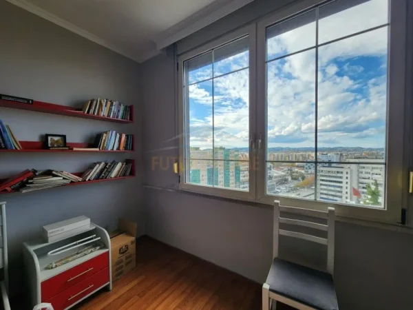 Tirane, jepet me qera apartament 2+1+Ballkon Kati 12, 125 m² 1.000 € (Zogu i Zi)