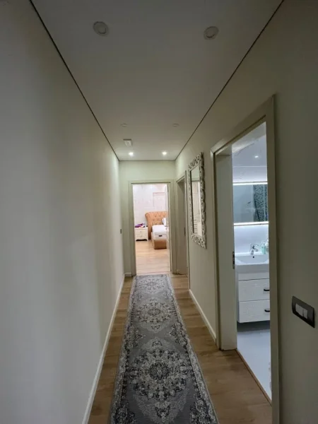 Tirane, jepet me qera apartament 2+1+Aneks+Ballkon Kati 2, 100 m² 500 € (astir)