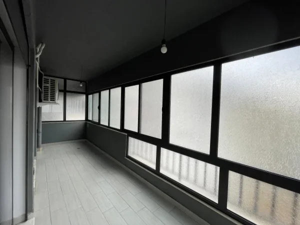 Tirane, jepet me qera apartament 2+1+Ballkon Kati 7, 125 m² 450 € (astir)