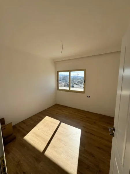 Tirane, shitet apartament 2+1+Ballkon , 101 m² 135.000 € (Vila L)