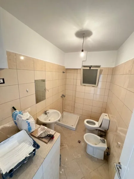 Tirane, shitet apartament 2+1+Ballkon , 101 m² 135.000 € (Vila L)