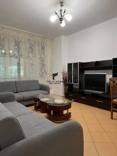 Tirane, jepet me qera apartament 2+1 Kati 2, 130 m² 950 € (ZOGU I ZI)