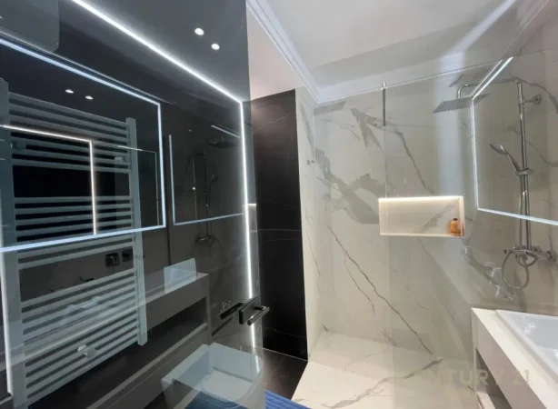 Tirane, jepet me qera apartament 2+1 Kati 5, 165 m² 2.000 € (Kopshti Botanik Zoologjik)