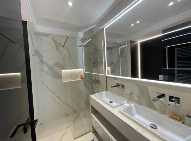 Tirane, jepet me qera apartament 2+1 Kati 5, 165 m² 2.000 € (Kopshti Botanik Zoologjik)