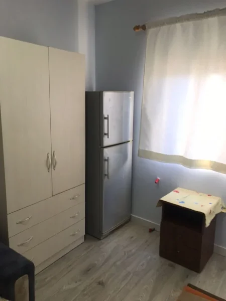 Tirane, jepet me qera apartament 1+1 Kati 3, 35 m² 25.000 € (Rruga Dritan Hoxha)