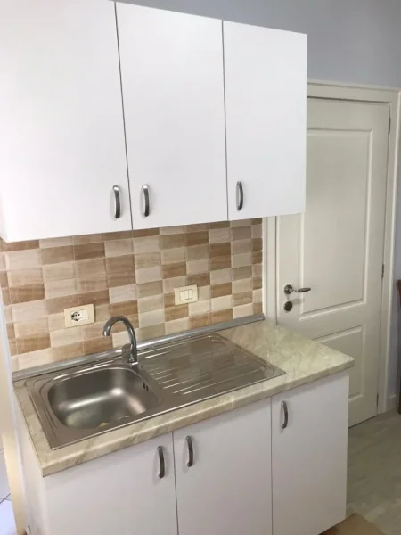 Tirane, jepet me qera apartament 1+1 Kati 3, 35 m² 25.000 € (Rruga Dritan Hoxha)