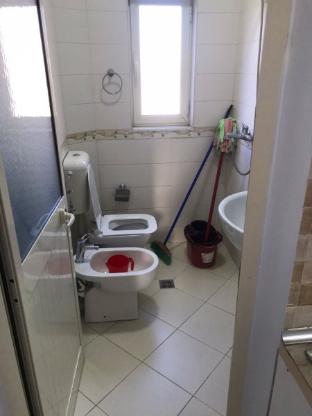 Tirane, jepet me qera apartament 1+1 Kati 3, 35 m² 25.000 € (Rruga Dritan Hoxha)