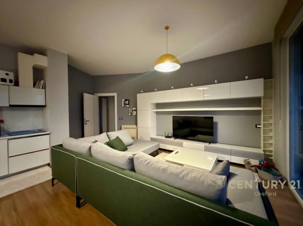 Tirane, jepet me qera apartament 2+1+Ballkon Kati 4, 98 m² 800 € (Kopshti Botanik)