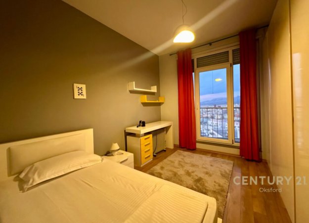 Tirane, jepet me qera apartament 2+1+Ballkon Kati 4, 98 m² 800 € (Kopshti Botanik)
