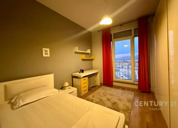 Tirane, jepet me qera apartament 2+1+Ballkon Kati 4, 98 m² 800 € (Kopshti Botanik)