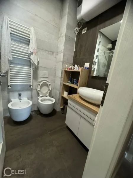 Tirane, shitet apartament 2+1+Ballkon Kati 3, 104 m² 200.000 € (ALI DEMI)