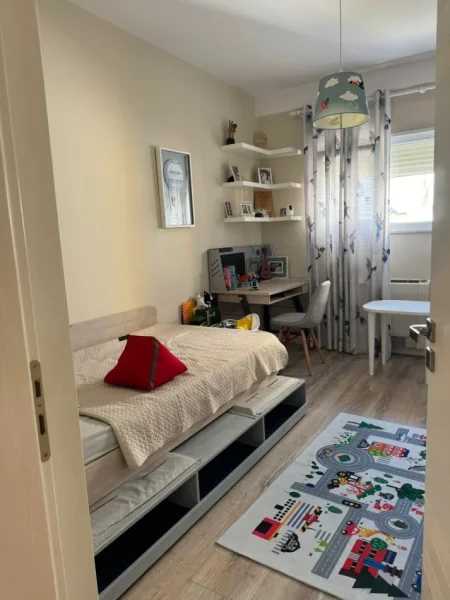 Tirane, shitet apartament 2+1+Aneks+Ballkon Kati 4, 105 m² 200.000 € (ali demi)