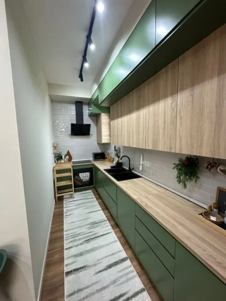 Tirane, jepet me qera apartament 2+1+Aneks+Ballkon Kati 7, 119 m² 1.600 € (Rruga e Kosovareve)