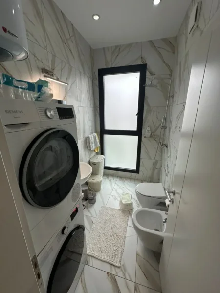 Tirane, jepet me qera apartament 2+1+Aneks+Ballkon Kati 7, 119 m² 1.600 € (Rruga e Kosovareve)