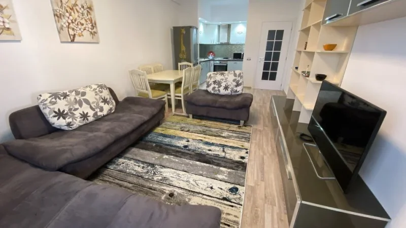 Tirane, jepet me qera apartament 2+1+Ballkon Kati 7, 104 m² 500 € (YZBERISHT)