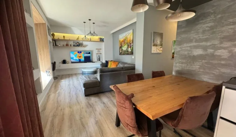 Tirane, shitet apartament 2+1+Ballkon Kati 3, 104 m² (Ali Demi, Rruga Shemsie Haka.)