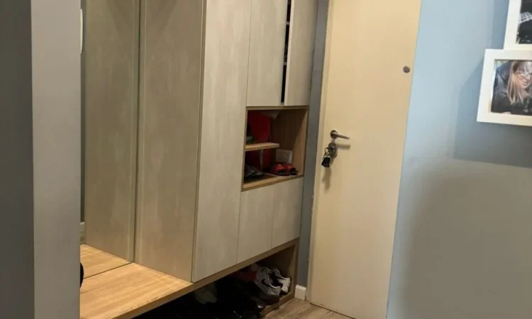 Tirane, shitet apartament 2+1+Ballkon Kati 3, 104 m² (Ali Demi, Rruga Shemsie Haka.)