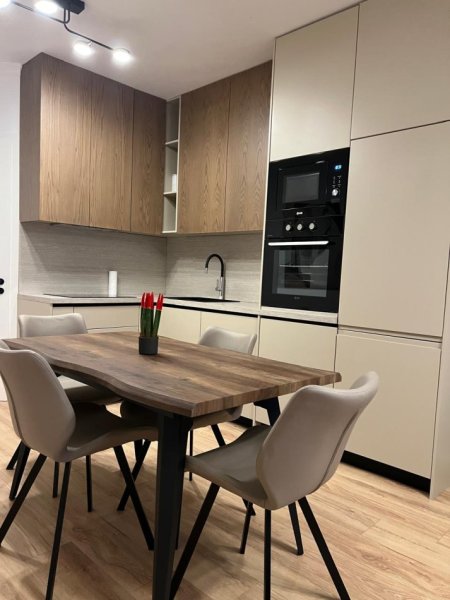 Tirane, jepet me qera apartament 1+1+Ballkon Kati 5, 75 m² 750 € (SHKOLLA E BALETIT)