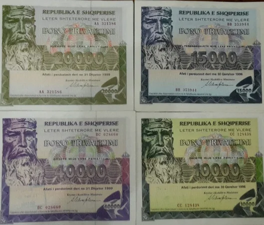 Tirane, blej bono privatizimi 3.000 €