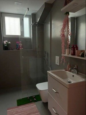 Tirane, jepet me qera apartament 1+1 Kati 1, 40 m² 400 € (Rruga e Durresit)