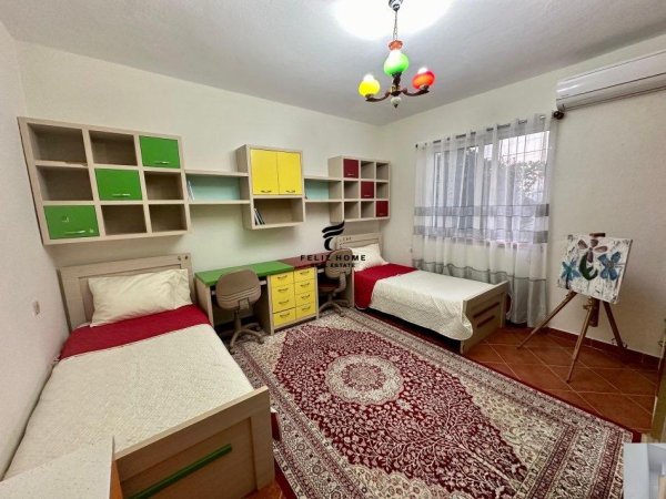 Tirane, jepet me qera apartament 2+1 Kati 1, 140 m² 400 € (PORCELANI)