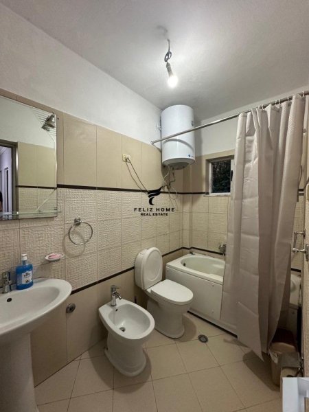 Tirane, jepet me qera apartament 2+1 Kati 1, 140 m² 400 € (PORCELANI)