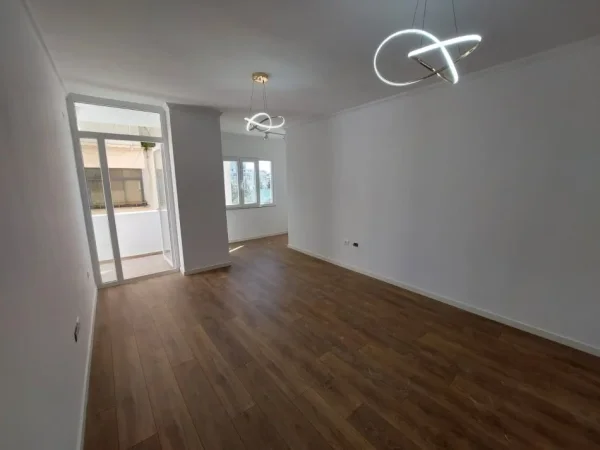 Tirane, shitet apartament 2+1 Kati 5, 90 m² (RR.DIBRES)