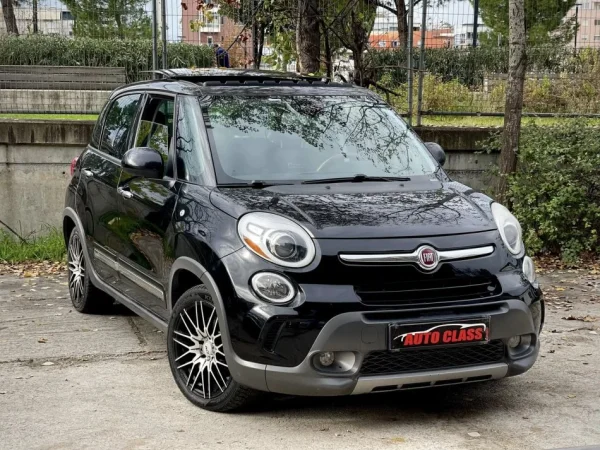 Tirane, shes makine FIAT 500 L Benzin, e zeze automatik Klima 166.000 km 1 €