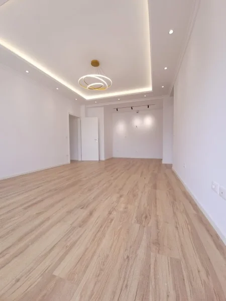 Tirane, shitet apartament 2+1 Kati 7, 95 m² (ZOGU ZI)