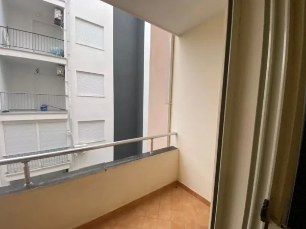 Durres, shitet apartament 1+1+Ballkon Kati 3, 70 m² 77.000 € (Shkembi i Kavajes)