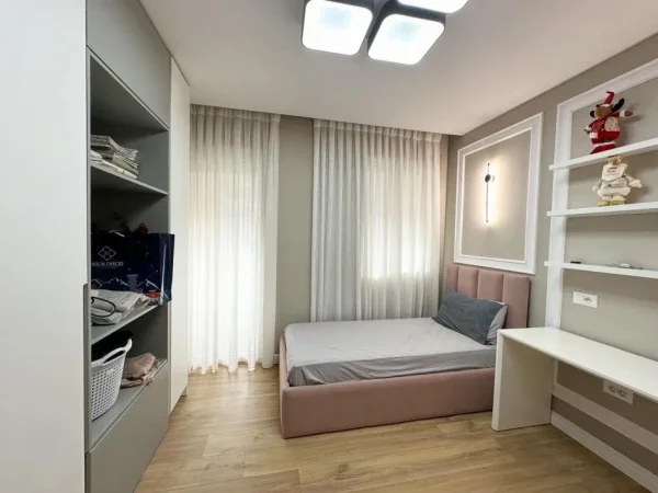 Tirane, shitet apartament 2+1+Ballkon Kati 4, 105 m² 219.999 € (Kopshti Zoologjik)