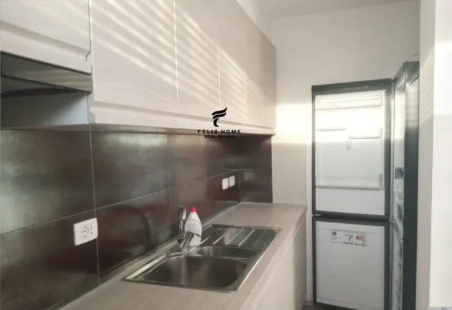 Tirane, jepet me qera apartament 2+1 Kati 8, 97 m² 600 € (21 DHJETORI)