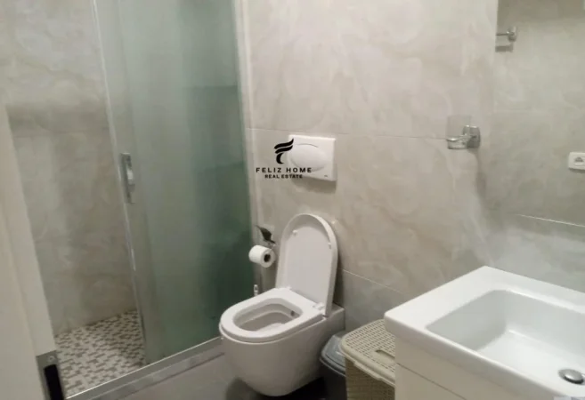 Tirane, jepet me qera apartament 2+1 Kati 8, 97 m² 600 € (21 DHJETORI)