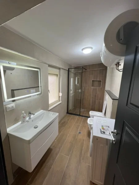 Durres, shitet apartament+verande | Penthouse 2+1+Aneks+Ballkon Kati 6, 133 m² 178.000 € (Shkembi i Kavajes)