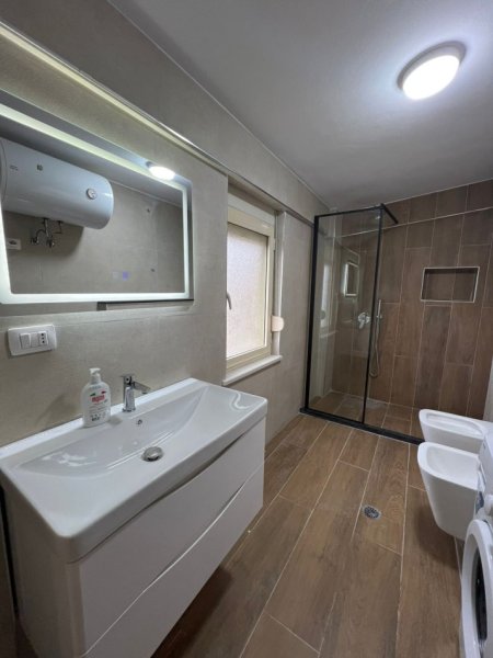 Durres, shitet apartament+verande | Penthouse 2+1+Aneks+Ballkon Kati 6, 133 m² 178.000 € (Shkembi i Kavajes)
